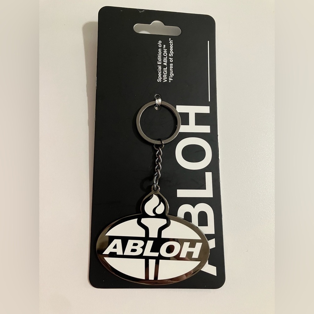 VIRGIL ABLOH Collector Keychain BKM Brooklyn Museum NYC Louis Vuitton Off White - Picture 2 of 4
